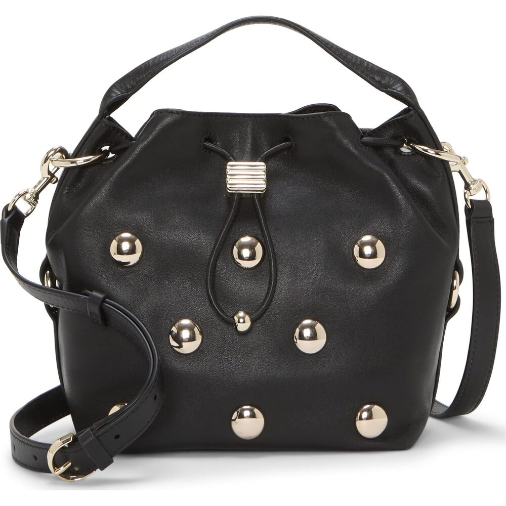 3141 Pippa, Black Studs